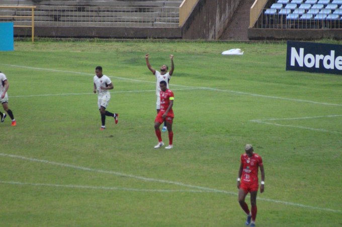 4 de Julho 1 x 2 Fortaleza – Leão do Pici faz ‘feijão com arroz’ e volta a vencer