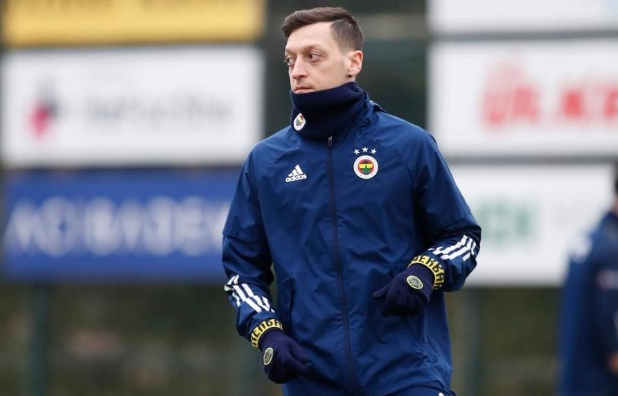 Özil se solidariza com Brasil em pior momento: ‘Nunca percam as esperanças’