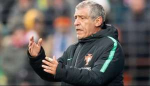 Técnico de Portugal diz que juiz se desculpou por erro e ficou 'envergonhado'