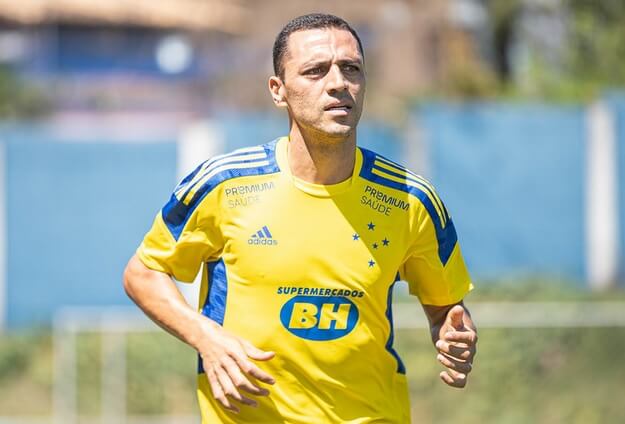 Mineiro: Oitavo reforço, volante realiza seu primeiro treino no Cruzeiro