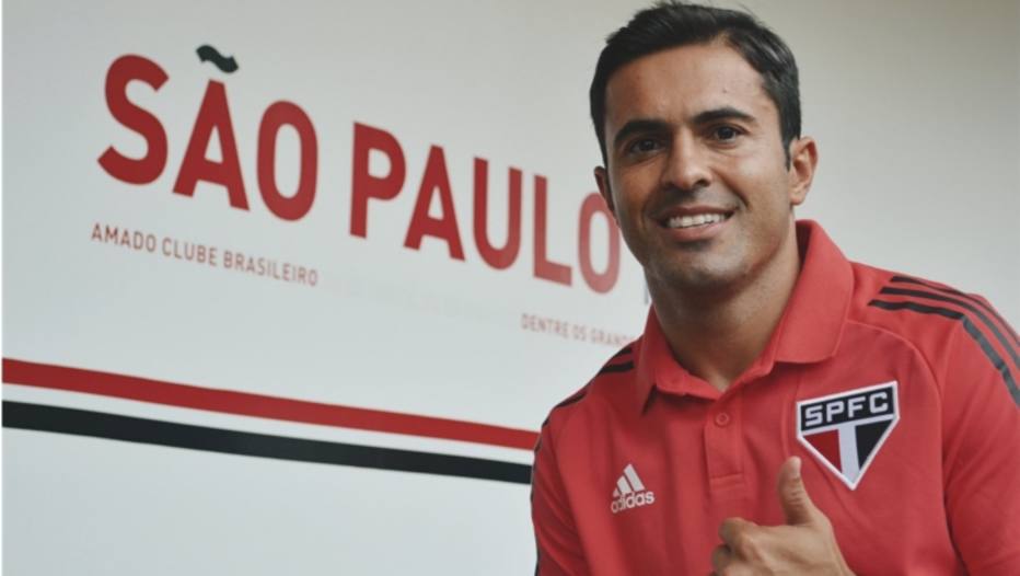 Reforço do São Paulo, Eder destaca nova parceria com Miranda e elogia Crespo