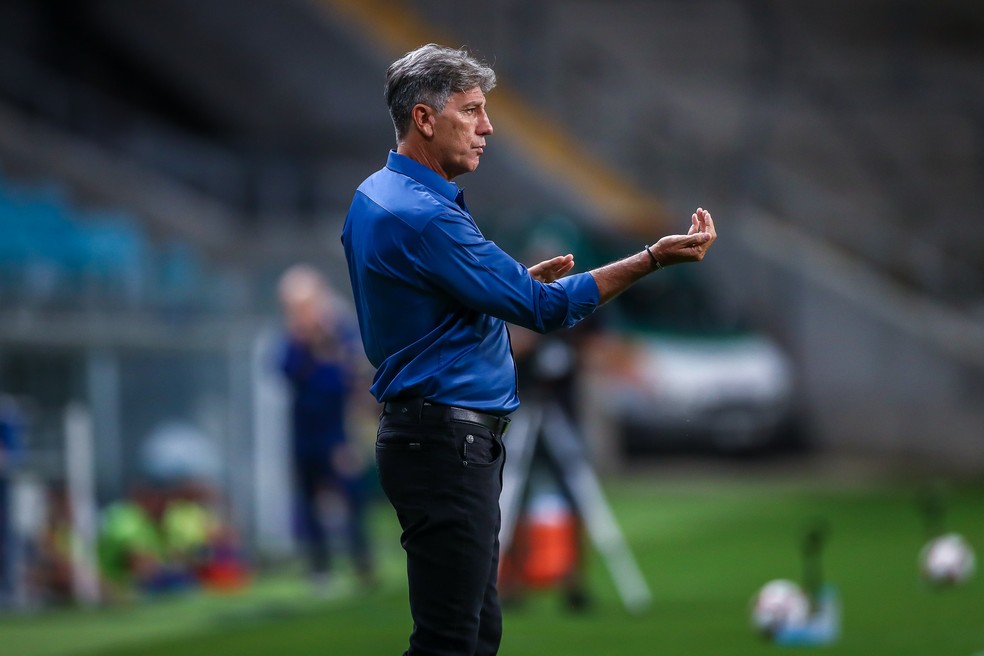 Empolgado, Renato Gaúcho elogia lateral contratado: ‘Por onde passa é campeão’