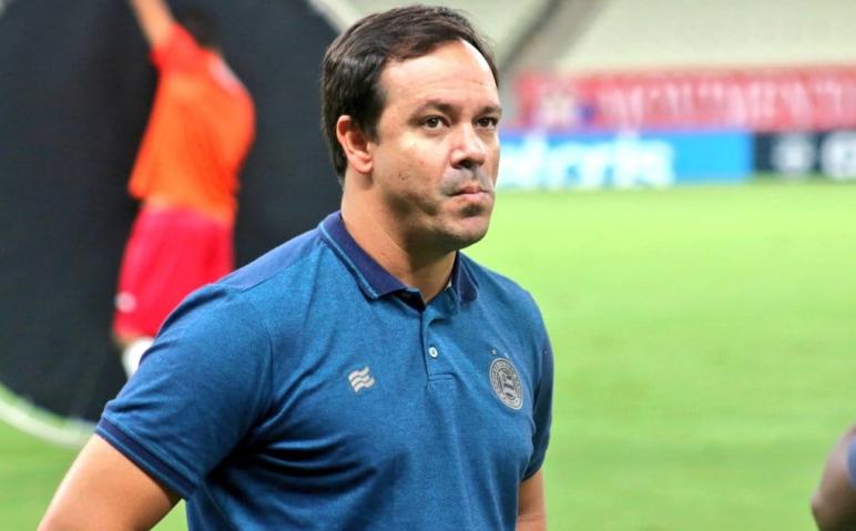 Treinador do Bahia elogia postura do elenco após mais uma goleada