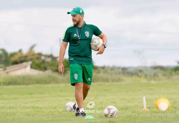 Treinador deixa clube baiano e acerta com o Boa Esporte