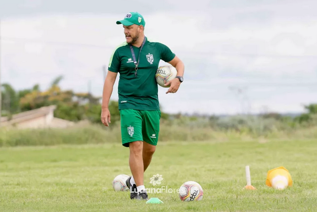 Metade dos clubes do Campeonato Baiano já trocou de treinador