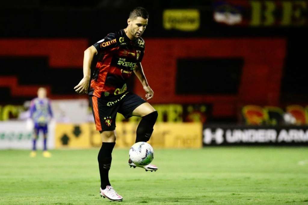 Thiago Neves com a camisa do Sport