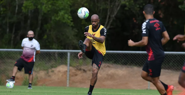 Athletico Paranaense decide continar semana de treinos em Viamão-RS