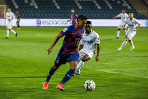 Depois de conversas frustradas, Ponte Preta deve anunciar reforço do futebol europeu