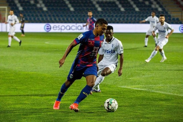 Depois de conversas frustradas, Ponte Preta deve anunciar reforço do futebol europeu