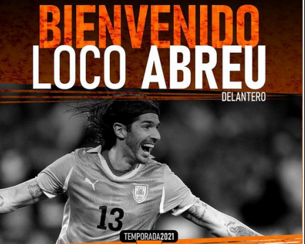 Loco Abreu anuncia seu 31° clube da carreira e quebra recorde no futebol