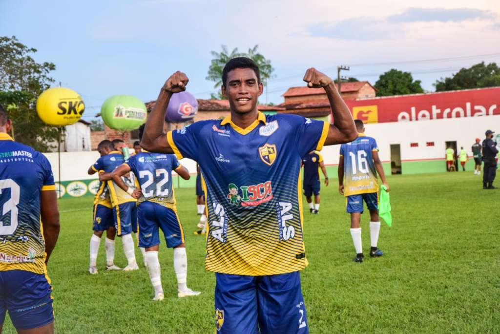 Gustavo, que fez dois contra o PAC, é esperança de gols do Iape nesta quarta