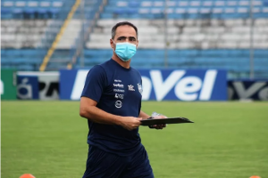 Lanterna do Gaúcho anuncia saída de técnico e promove auxiliar para o cargo