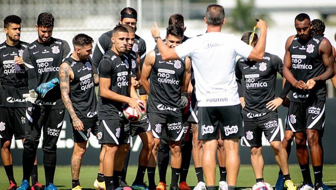 Falta de treino e muitos jogos derrubaram rendimento do Corinthians, diz Mancini