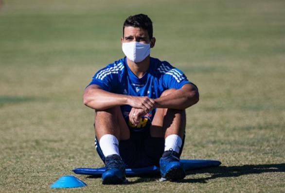 Jean entra na Justiça e cobra mais de R$ 1 milhão do Cruzeiro