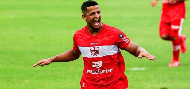 Lucão do Break fez os dois gols da vitória do CRB nesta terça-feira