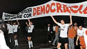 Em prol da Democracia, clubes se manifestam em aniversario do Golpe Militar