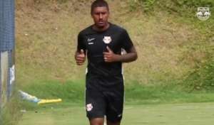 Paulinho, ex-Seleção e Corinthians, é visto treinando no Red Bull Bragantino