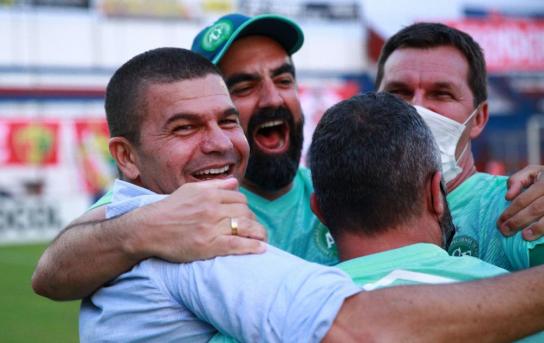 Catarinense: Chapecoense e Brusque se respeitam muito e ficam no empate sem gols