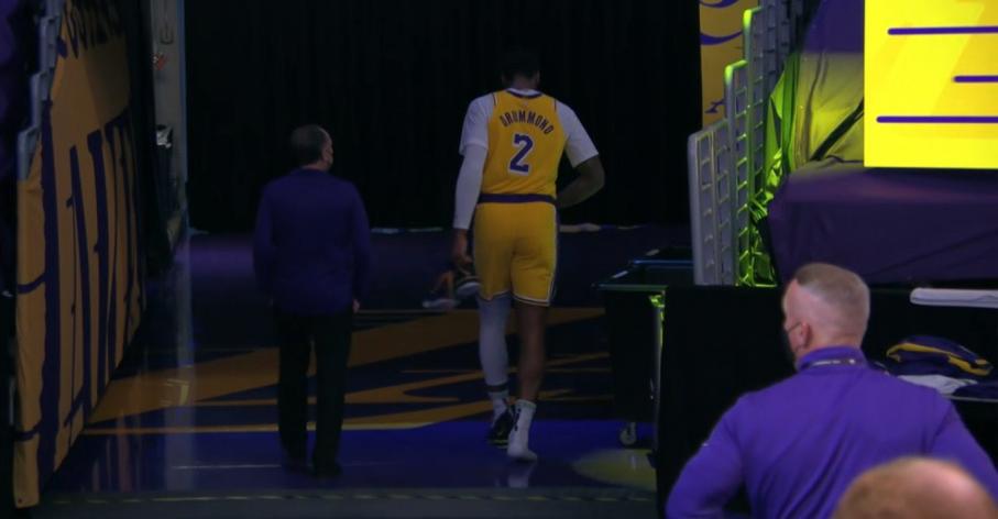 NBA: Andre Drummond estreia com lesão e derrota nos Lakers diante do Milwaukee Bucks