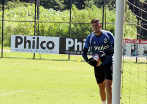 Médico da Ponte comenta volta aos treinos do goleiro Ivan: 