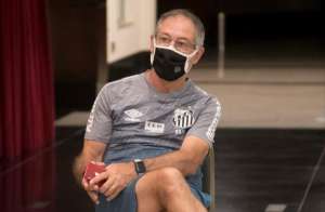 Ariel Holan revela que adaptou seu modo de treinar ao estilo de o Santos jogar