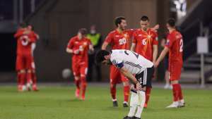 Ex-técnico da Alemanha detona jogadores: 'Se escondam em casa por alguns dias'