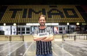 Dirigentes do Corinthians se reúnem com torcedores organizados