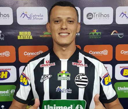Time mineiro anuncia atacante após a saída de Loco Abreu