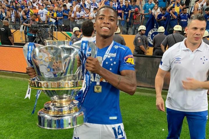 Cacá rebate Cruzeiro e explica porque não abre mão de valores: ‘Não sou milionário’