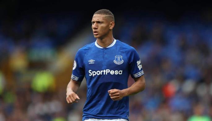 Inglês: Richarlison brinca sobre mudança de posição: ‘Já estava jogando com o Mina’
