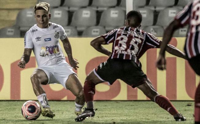 Soteldo continua no Santos