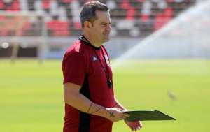 Argel Fuchs elogia estrutura do Botafogo-SP e comanda primeiro treinamento