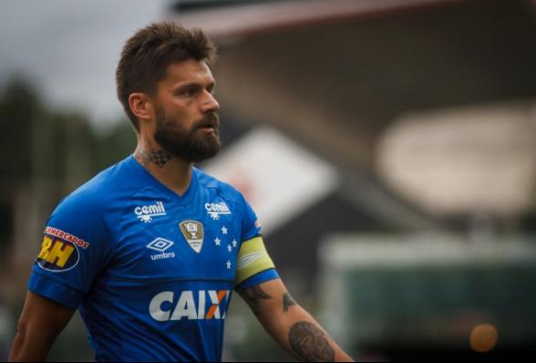 Mineiro: Autor de gol, Sóbis espera ‘pouquinho de tranquilidade’ após vitória do Cruzeiro