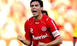 Campeão da Libertadores pelo Internacional pode ser o novo técnico do Criciúma