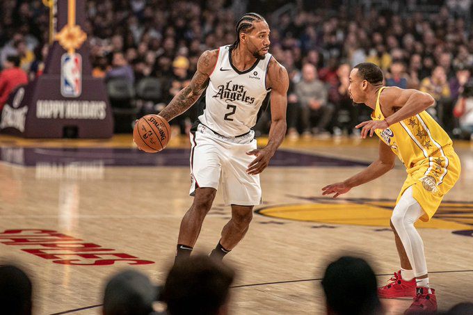 Sem LeBron, Lakers sofrem dura derrota diante do Clippers na NBA