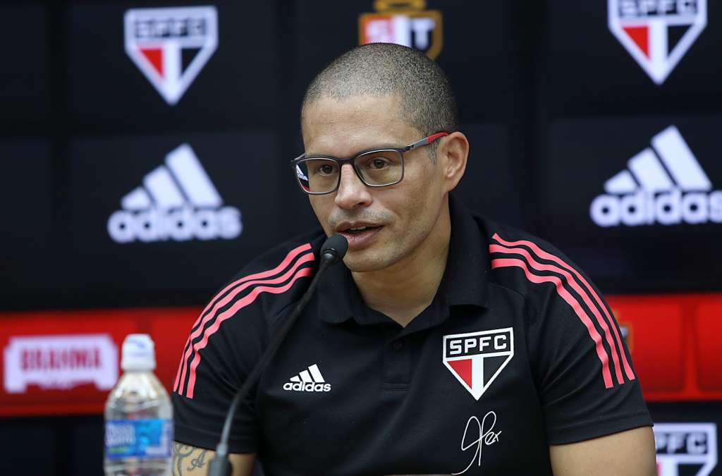 Alex assume time sub-20 do São Paulo: 'Venho me preparando há sete anos'
