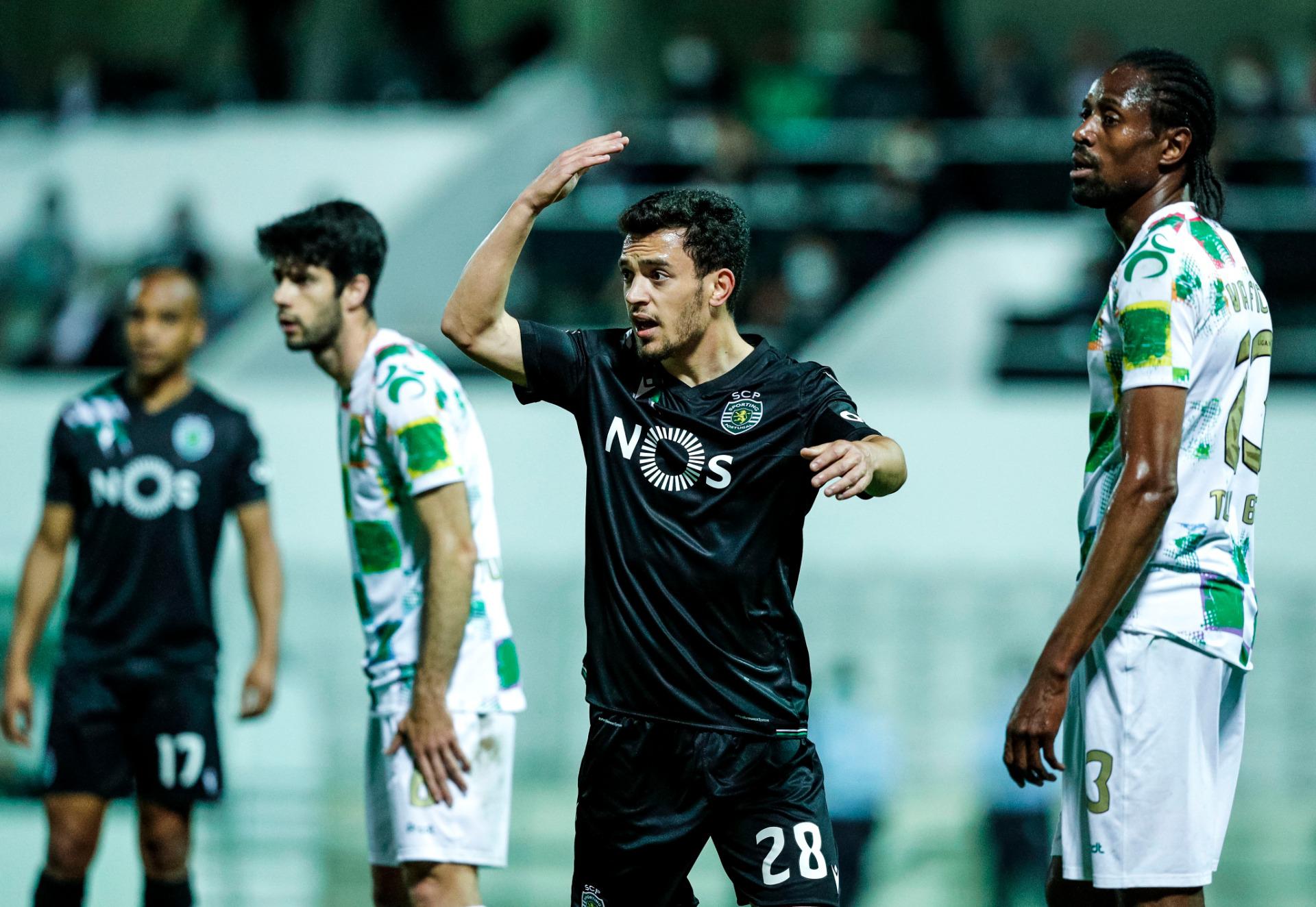 PORTUGUÊS: Sporting vacila e vantagem na liderança diminui; Benfica e Braga vencem