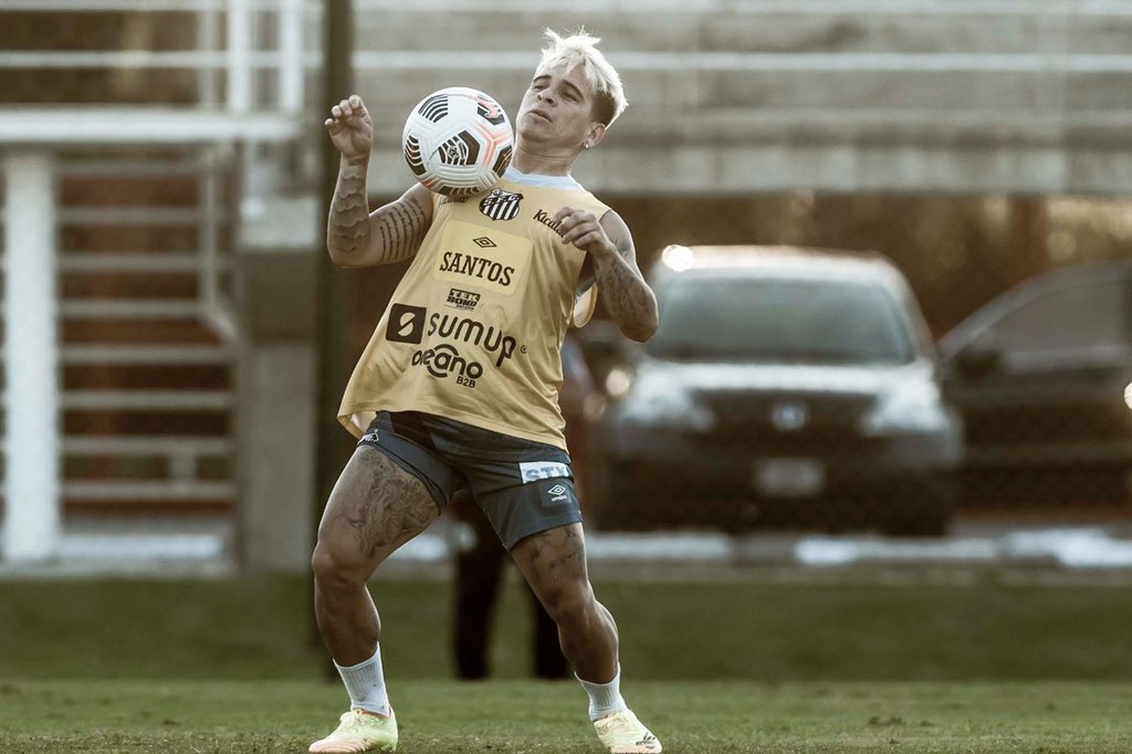 Libertadores: Na mira do Grêmio, meia treina e pode ser surpresa no Santos