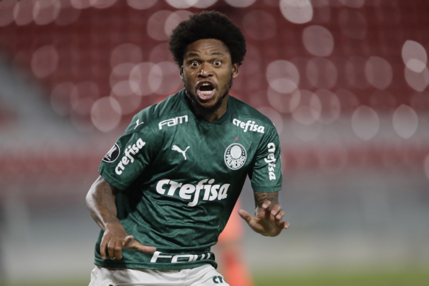 Atacante campeão da Libertadores atropela homem em saída de supermercado. Veja detalhes!