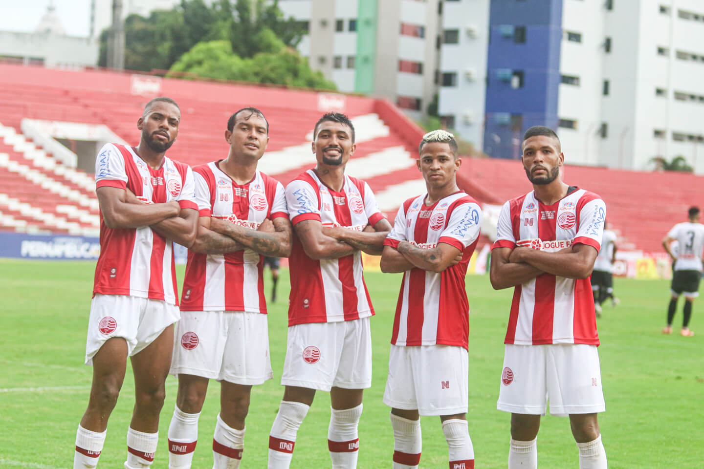 PERNAMBUCANO: Náutico enfrenta atual campeão em duelo dos 100%