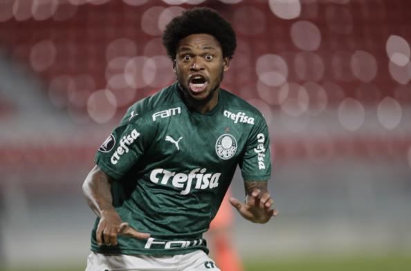 Palmeiras multa Luiz Adriano por descumprir protocolos contra covid-19