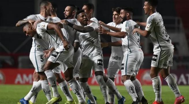 Santos foi muito bem no ataque e venceu o San Lorenzo em Buenos Aires