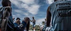 Holan destaca atuação na Argentina e quer repetir bom jogo na volta em Brasília