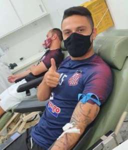 Paulista A2: ​Meia participa de ação no Sertãozinho e comenta paralisação