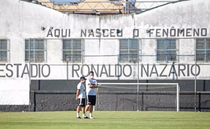 Time que revelou Ronaldo Fenômeno faz vaquinha para conseguir reformar estádio