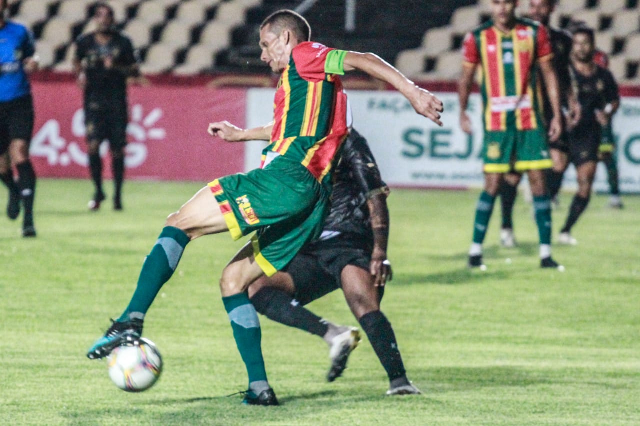 MARANHENSE: Sampaio vence Pinheiro e assume liderança