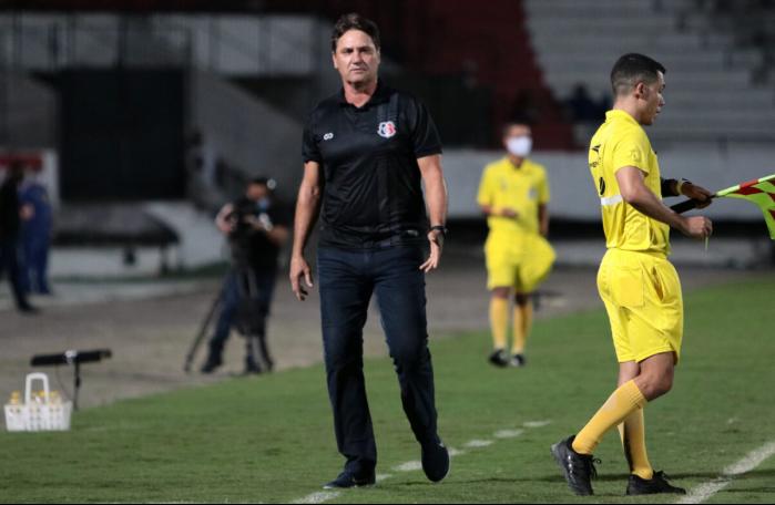 Após goleada, técnico mantém invencibilidade do Santa Cruz no Pernambucano