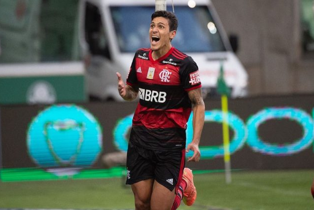 Pedro volta aos treinos e tem 3 dias para se preparar para decisão com Palmeiras