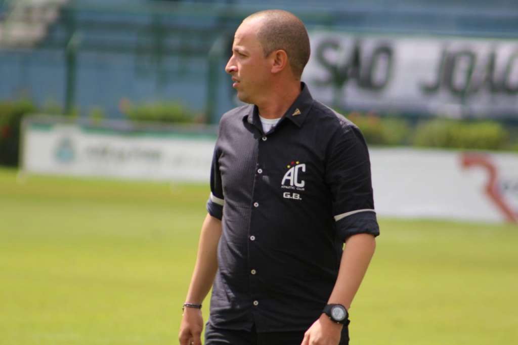 Mineiro: Athletic aposta em técnico ‘velho conhecido’ para se reabilitar sem Loco