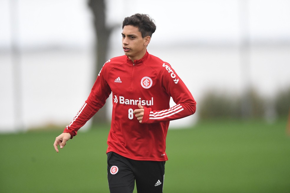 Cotado na Ponte Preta, meia do Inter fica próximo de acerto com rival da Série B
